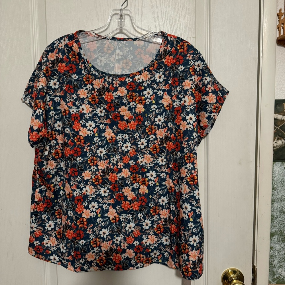 🔥NWT Emery Rose blouse